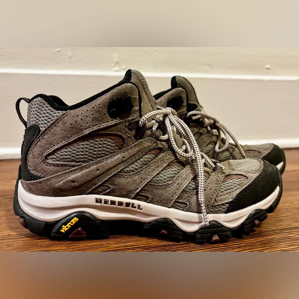 Merrell Moab 3 Waterproof Women’s Hiking Shoes Womens 9
